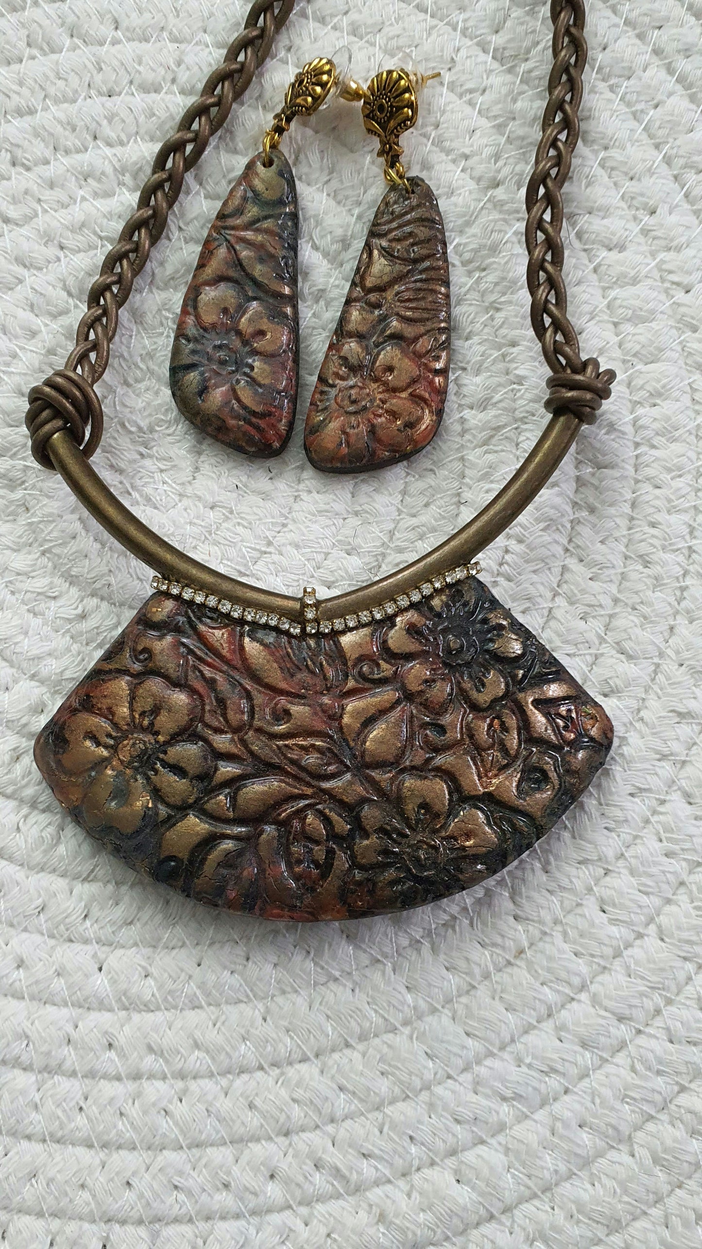 511. parure" antique"