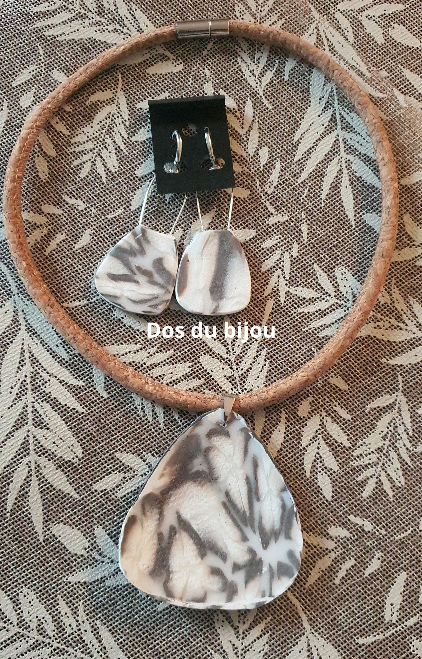 434/parure:"Fleurs blanches"