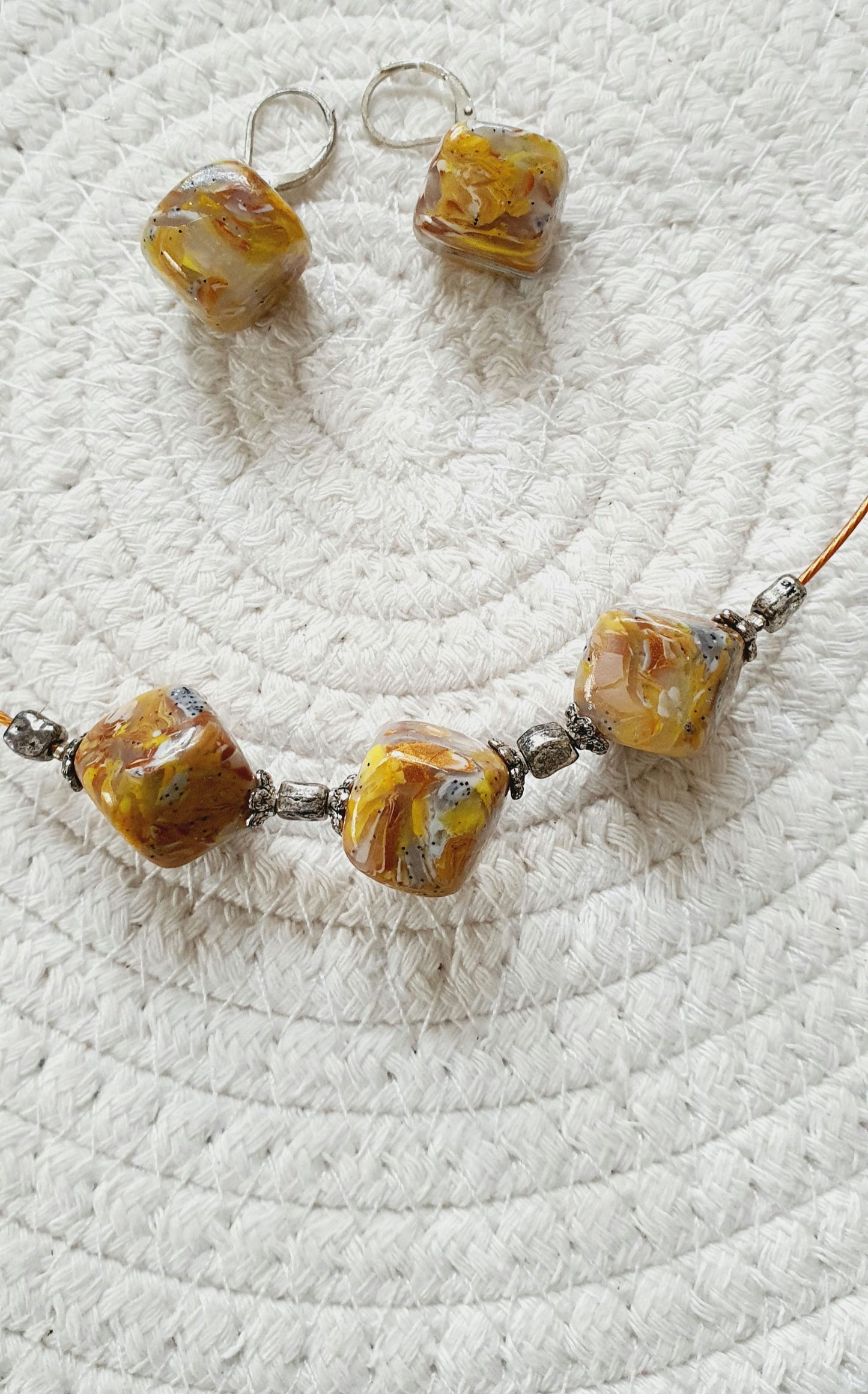 322 . Parure " soleil "