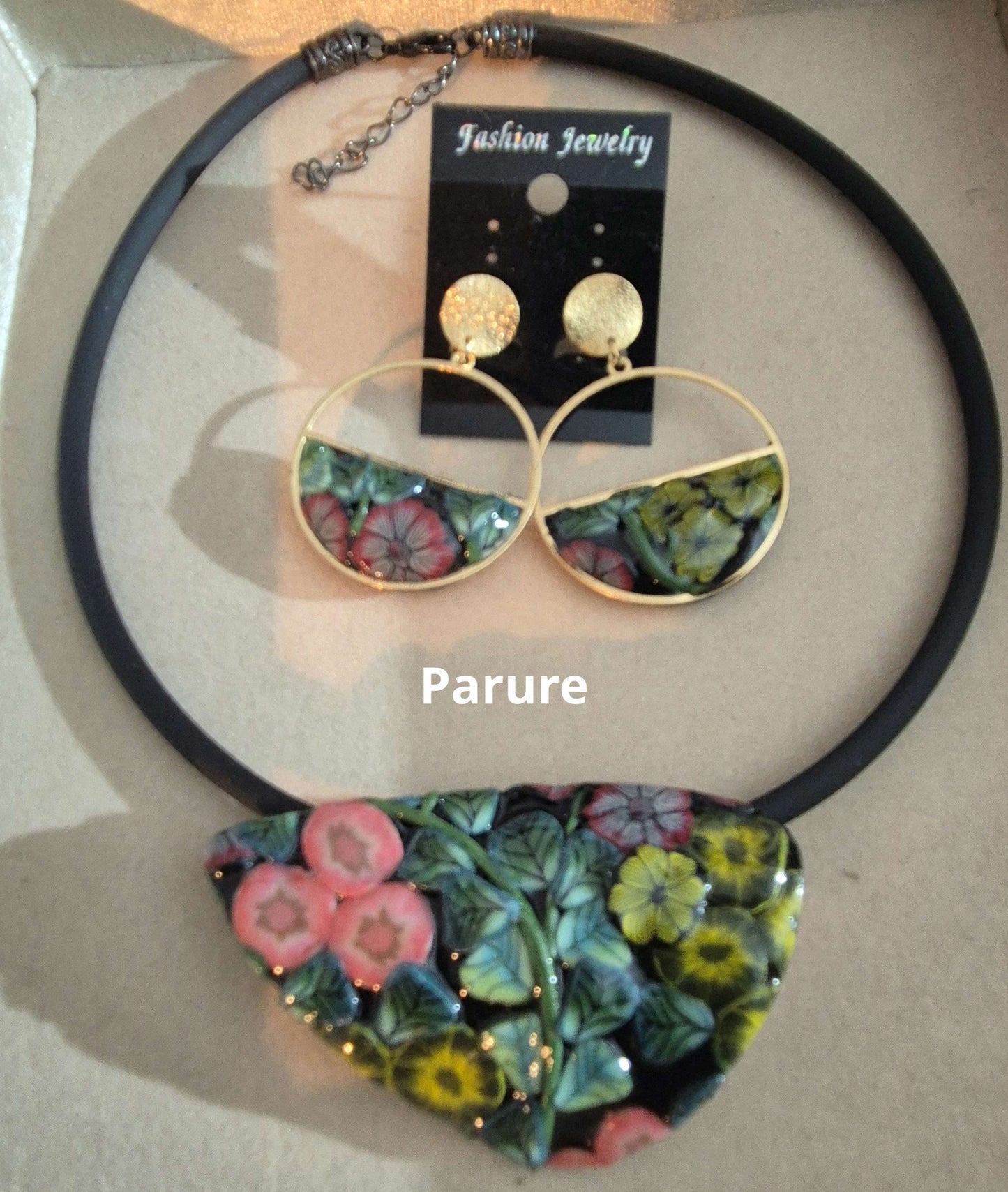 608.Parure "Beauté florale: