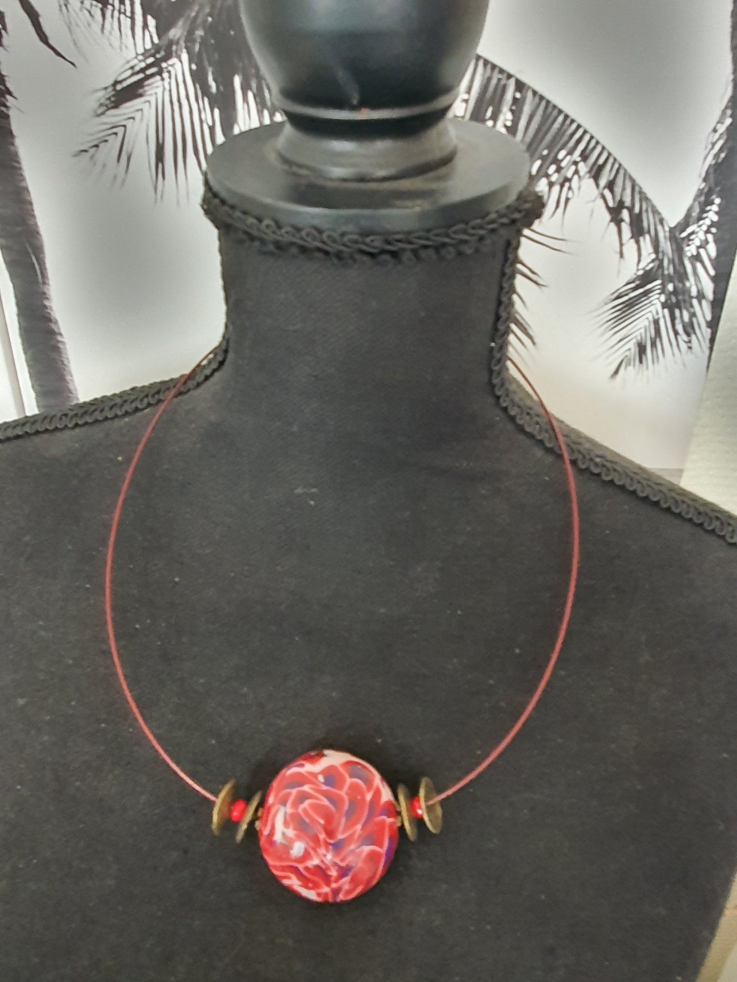 198 / Collier