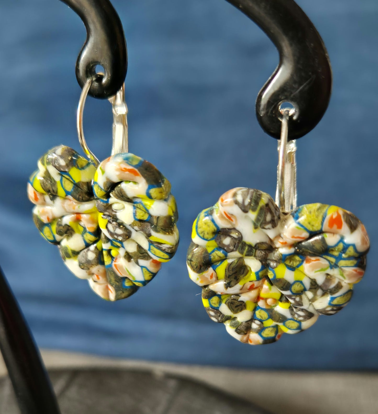 586. Boucles d'oreilles "feuilles colorées"