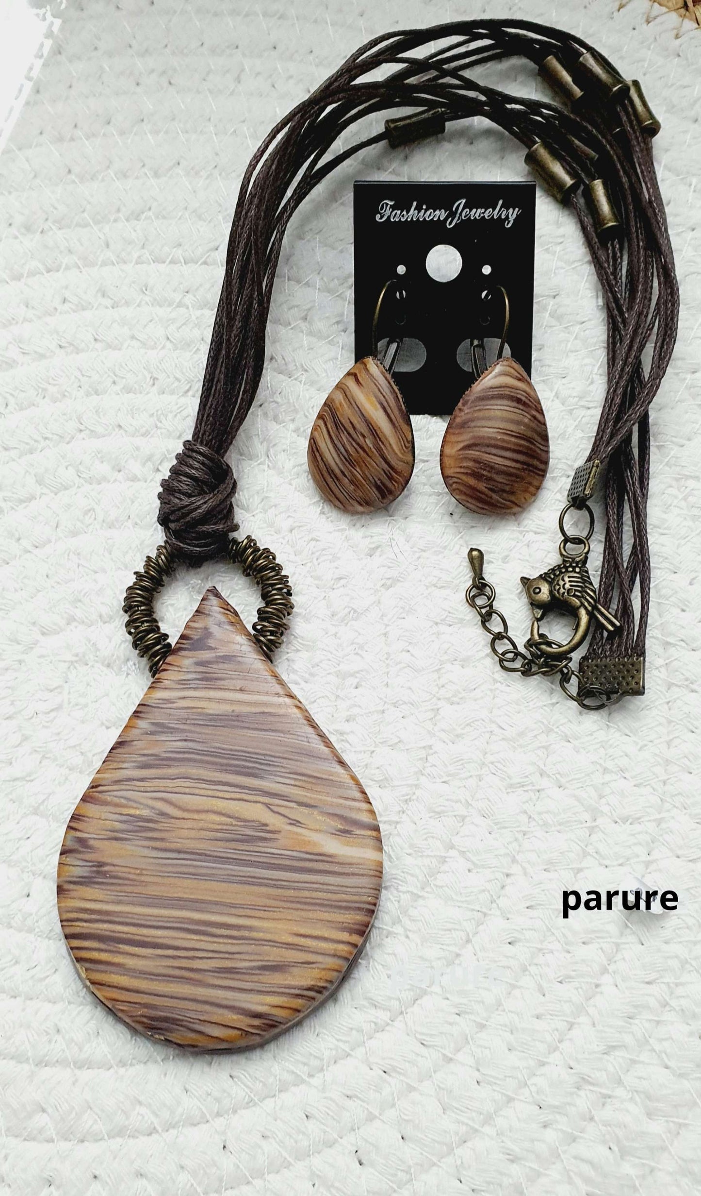 359. parure "Sautoir goutte d'eau "