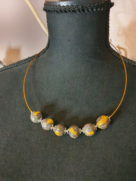 149. parure " perles de feu"