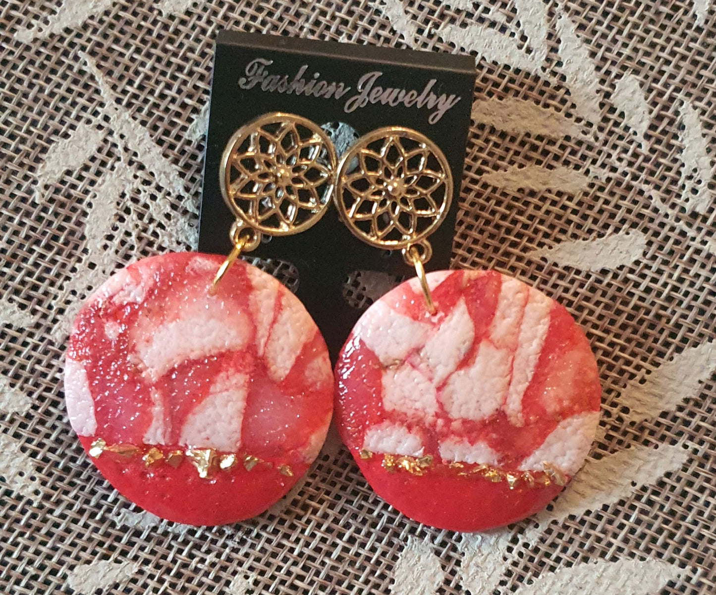 438 . Boucles d'oreilles :"Carré rouge"