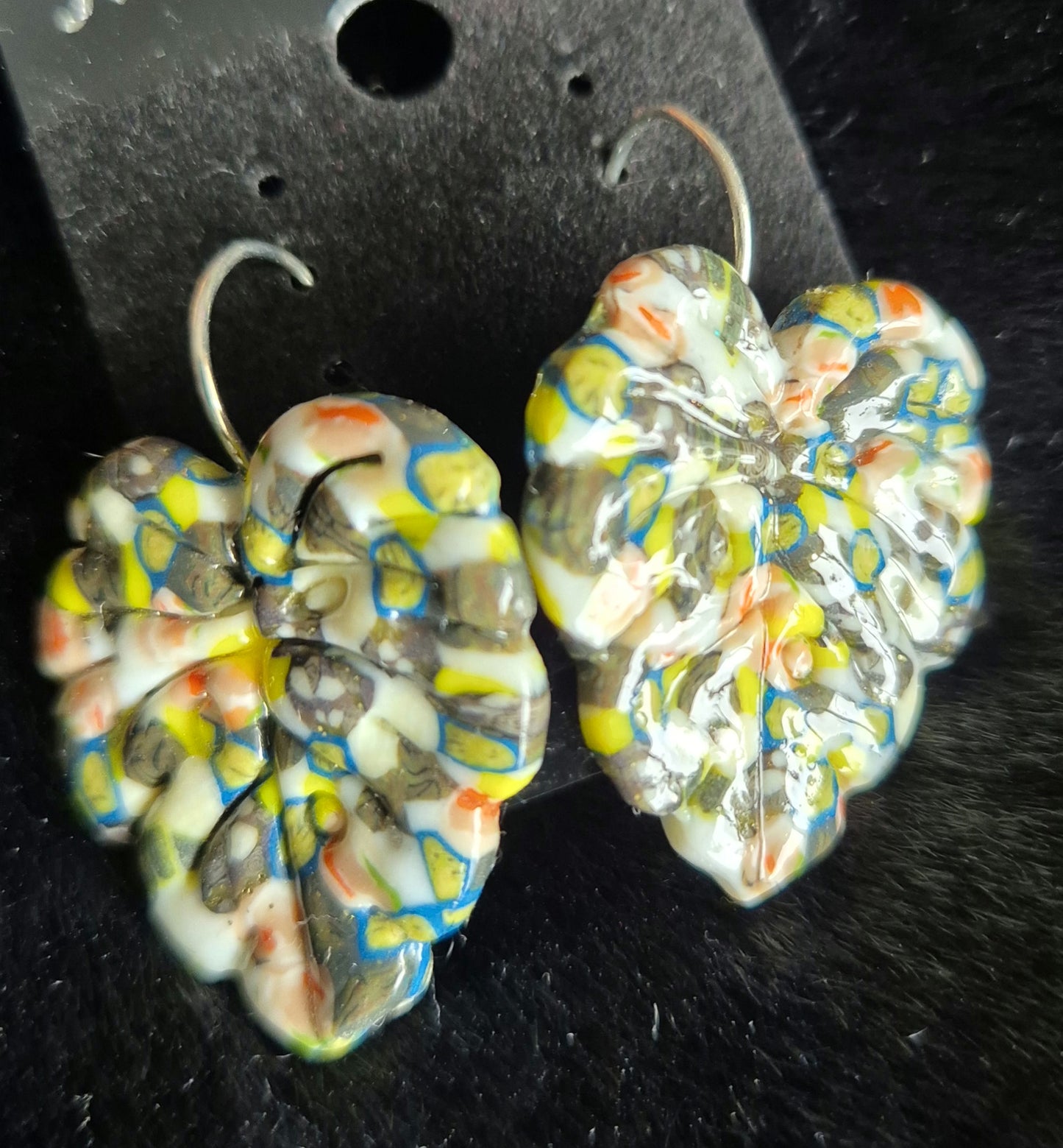 586. Boucles d'oreilles "feuilles colorées"