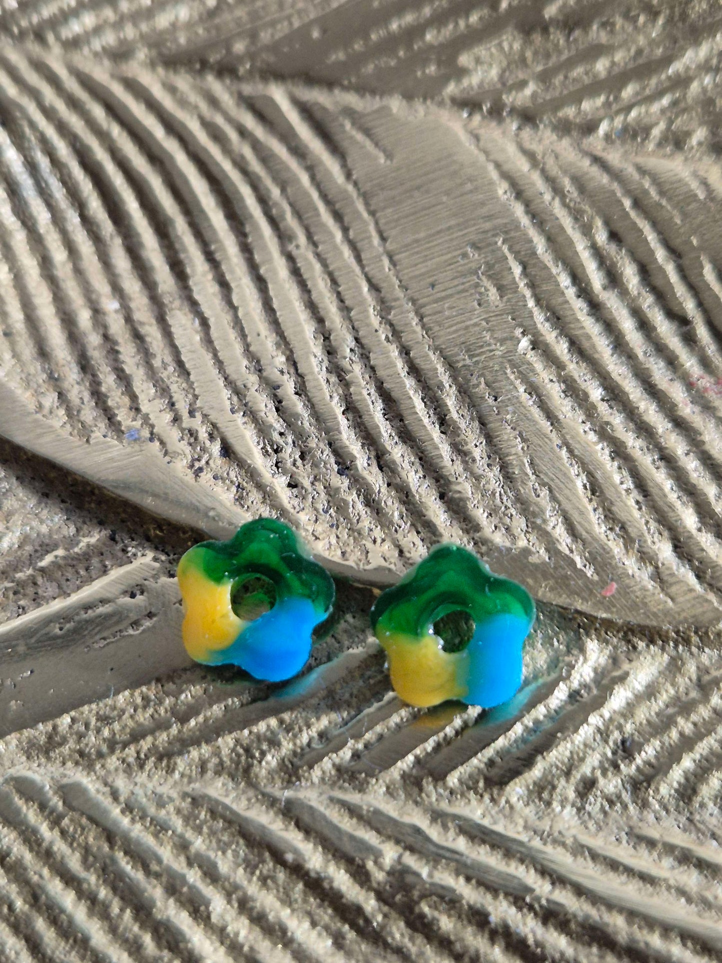 615. Boucles d'oreilles "petites fleurs"