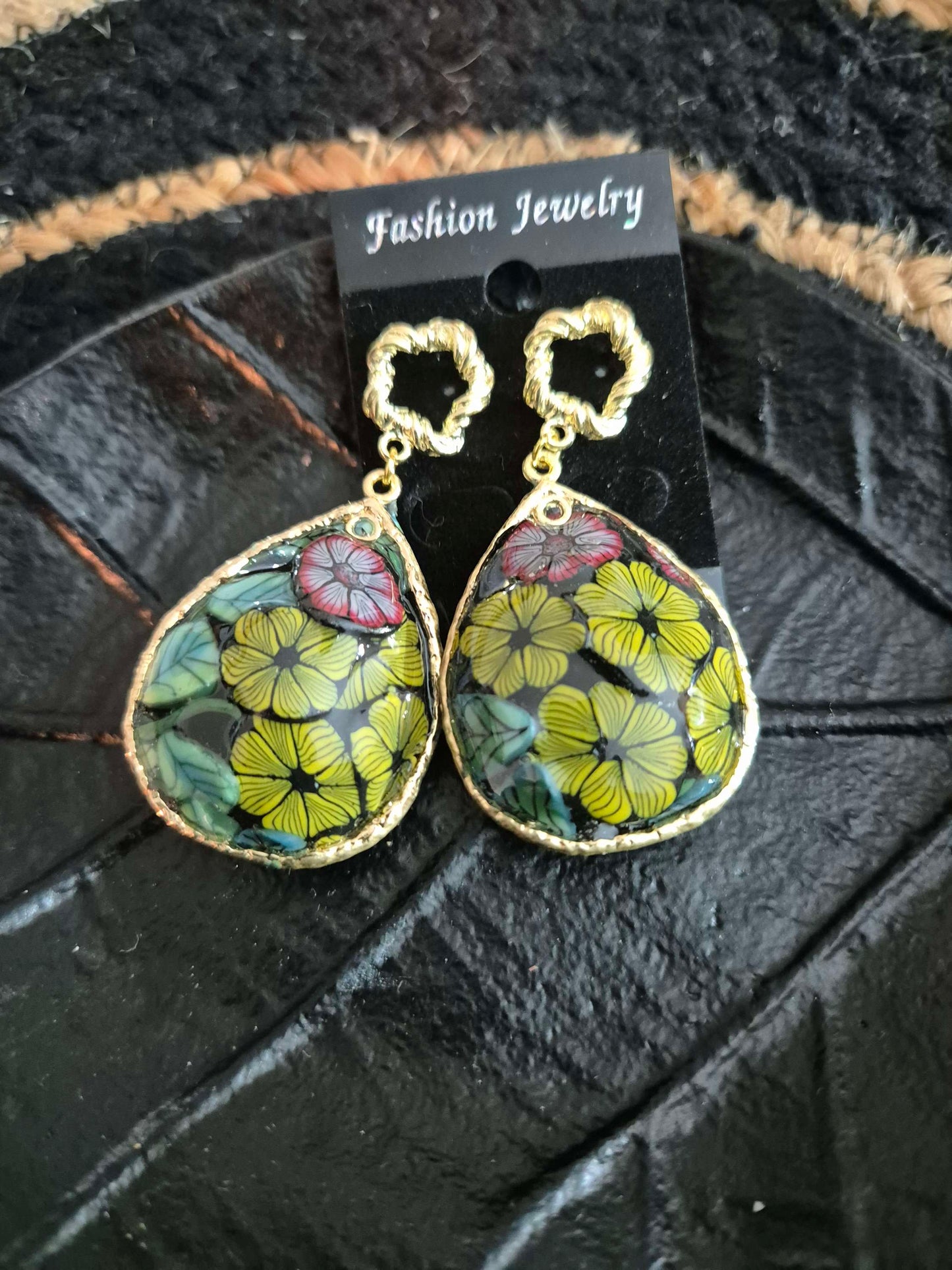 607. Boucles d'oreilles "Beauté florale"