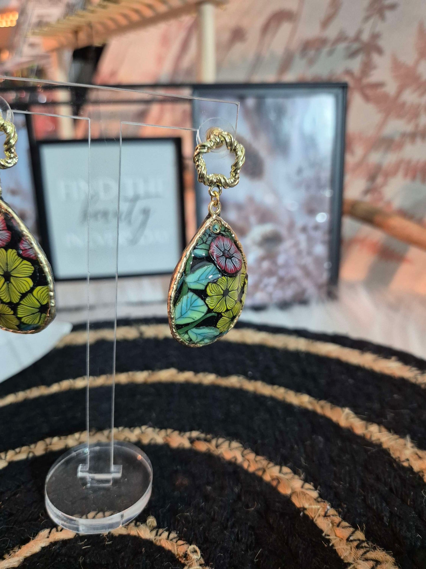 607. Boucles d'oreilles "Beauté florale"