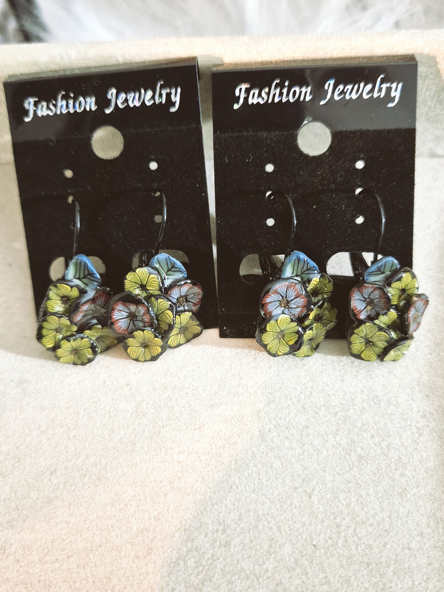 606. Boucles d'oreilles "Beauté florale"