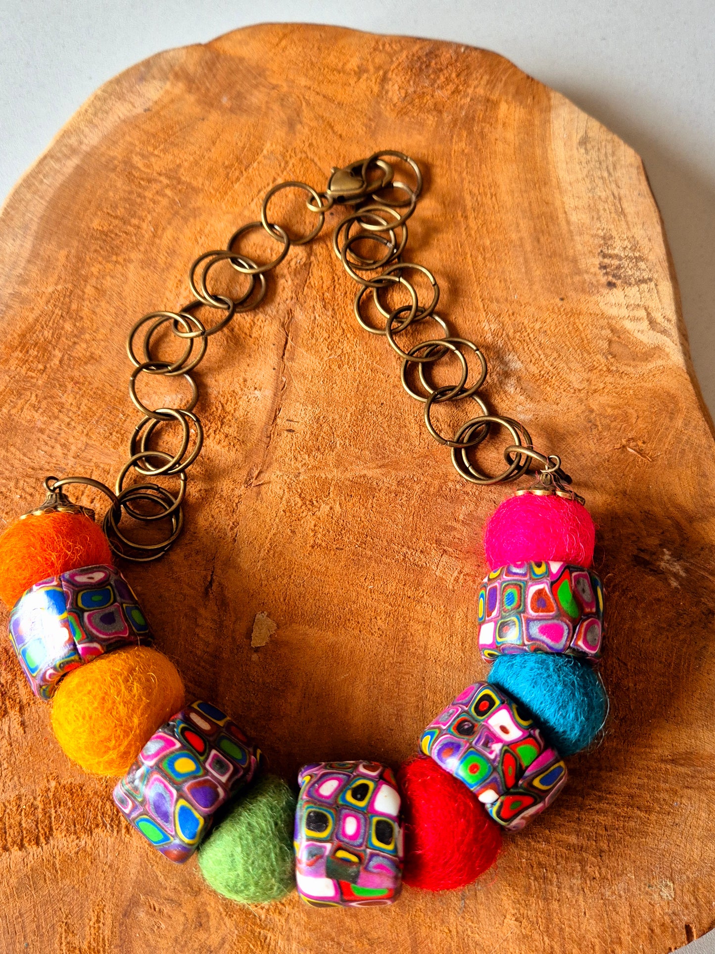 25. Collier" Boules de glace"