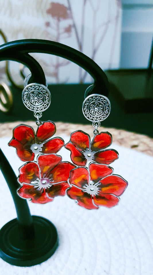 576. Boucles d'oreilles "Hibiscus"