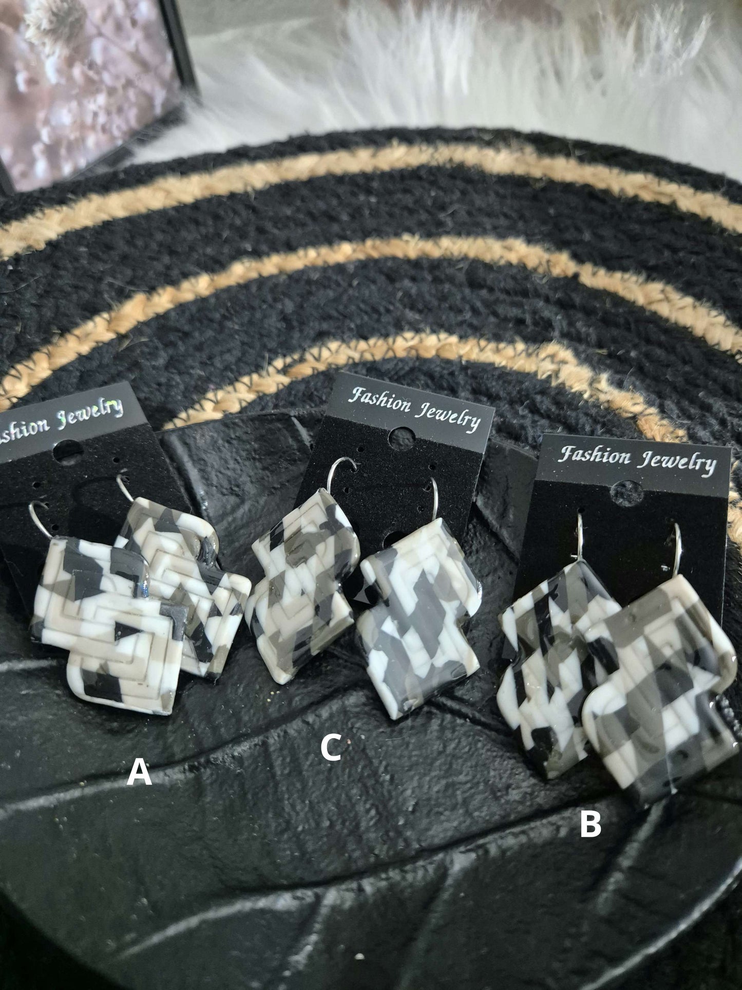 600. Boucles d'oreilles "As de carreaux"