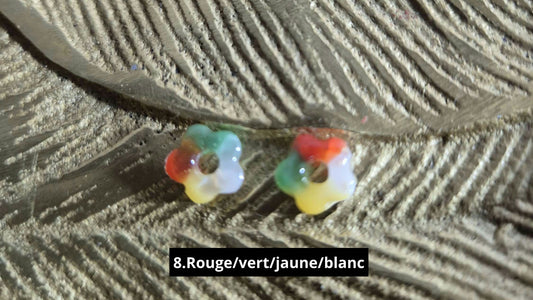 621. Perles de petites fleurs
