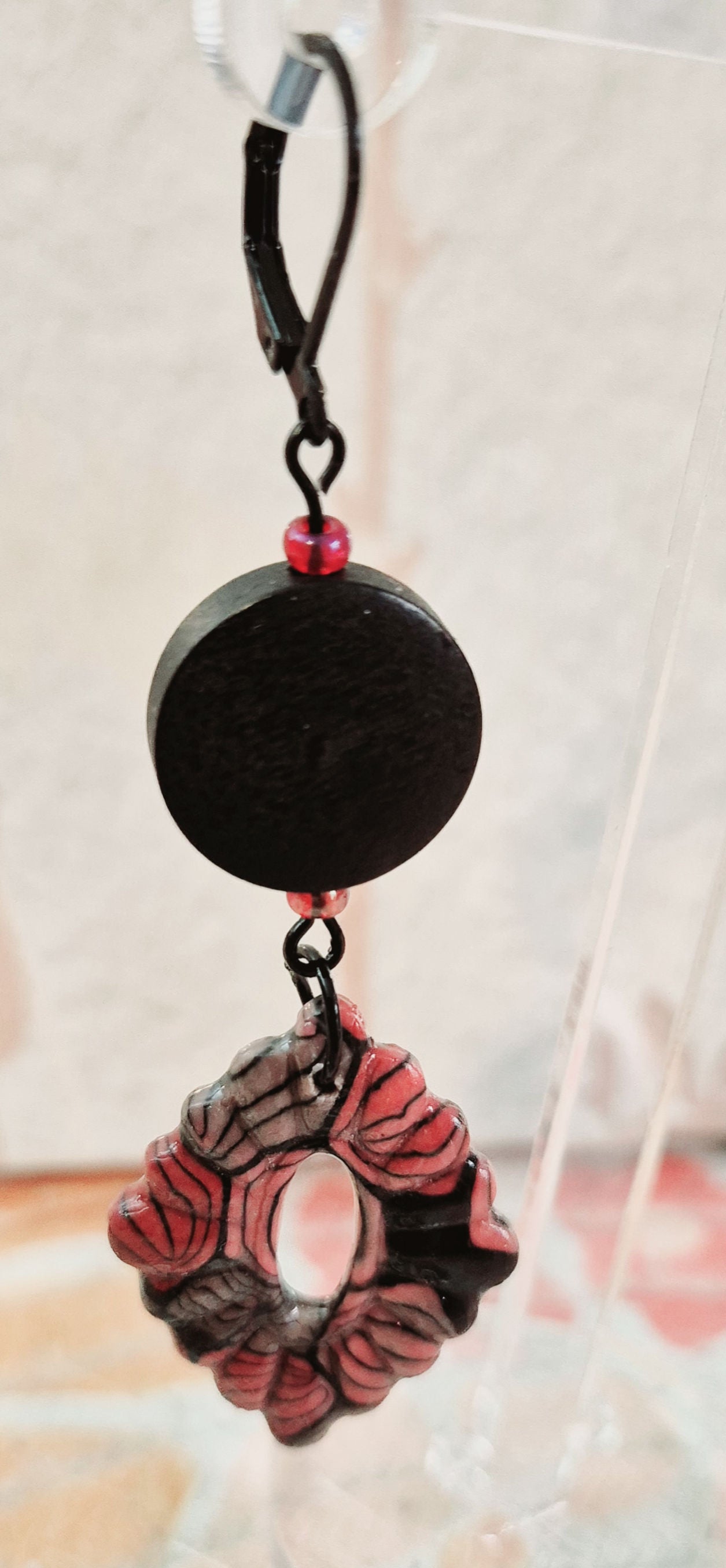 656. Boucles d'oreilles" Rouge et Noir"