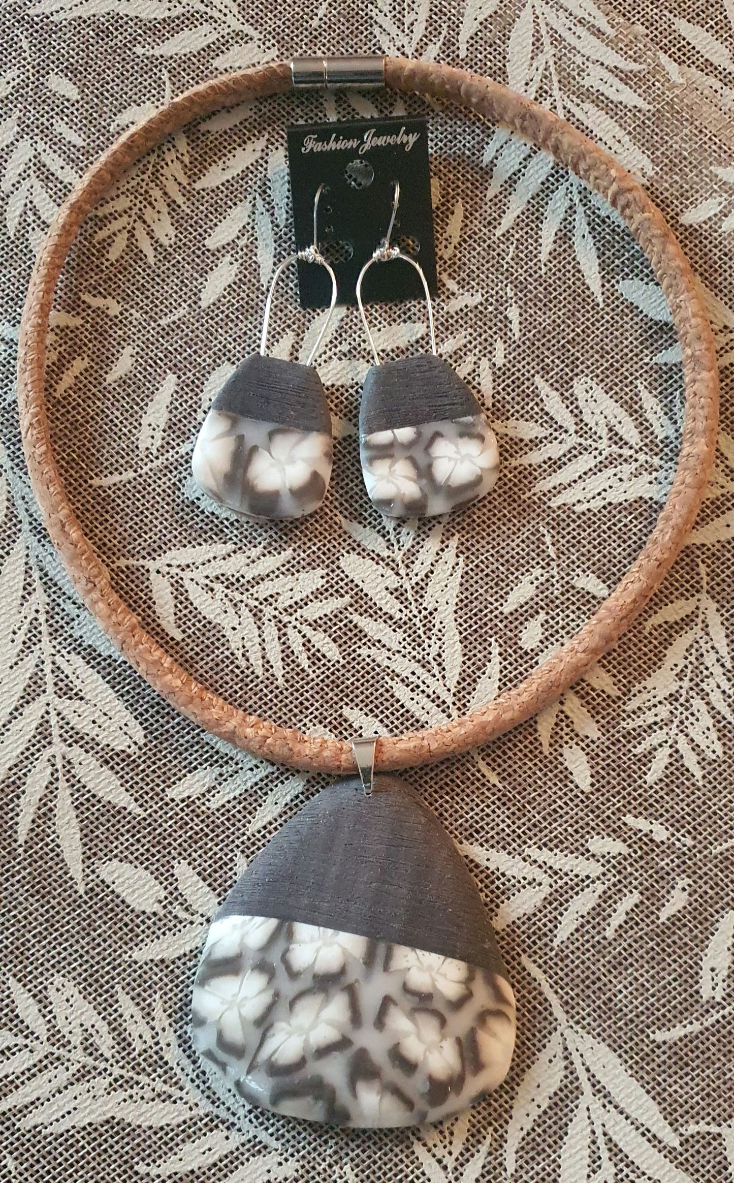 434/parure:"Fleurs blanches"