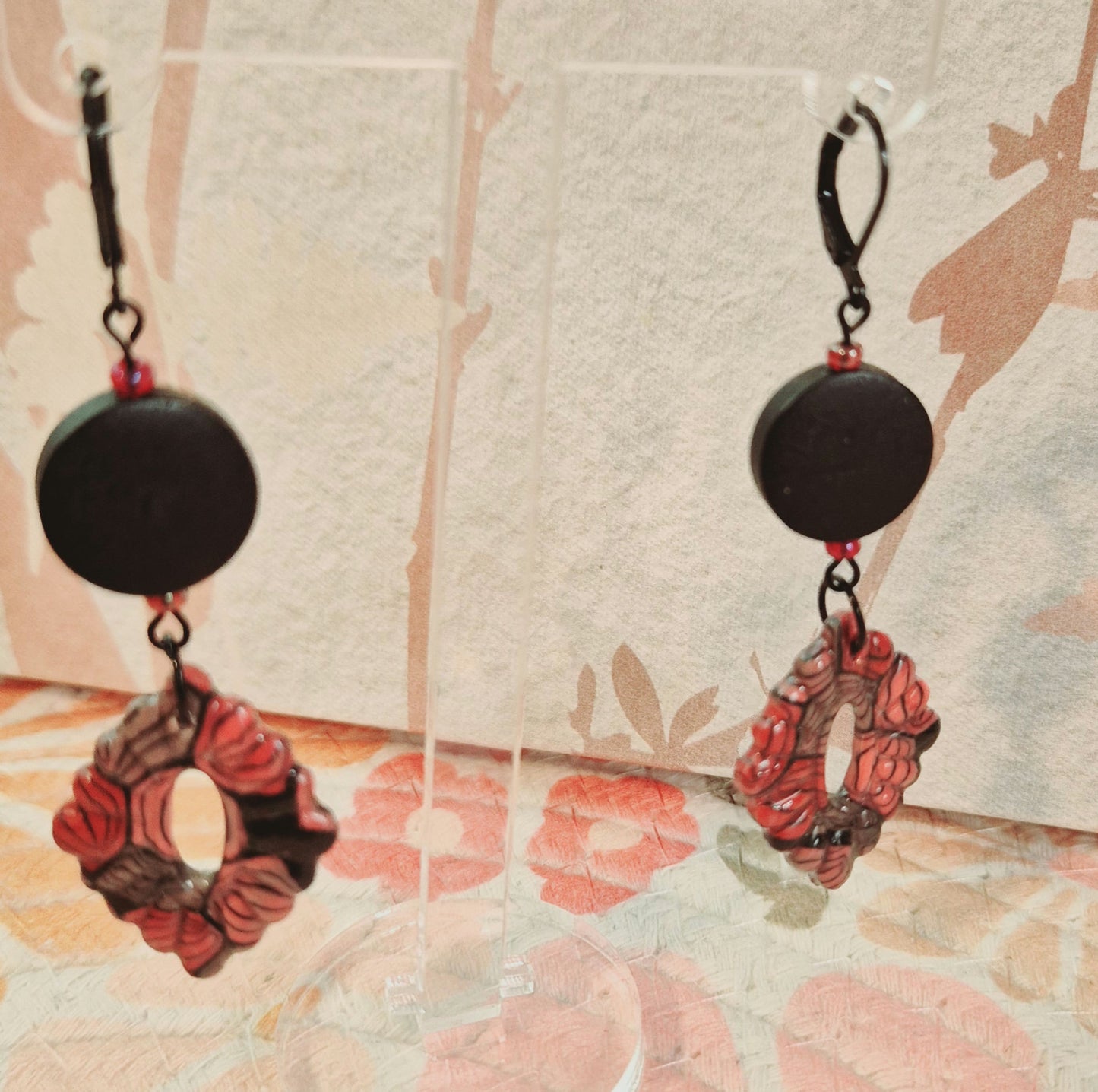 656. Boucles d'oreilles" Rouge et Noir"