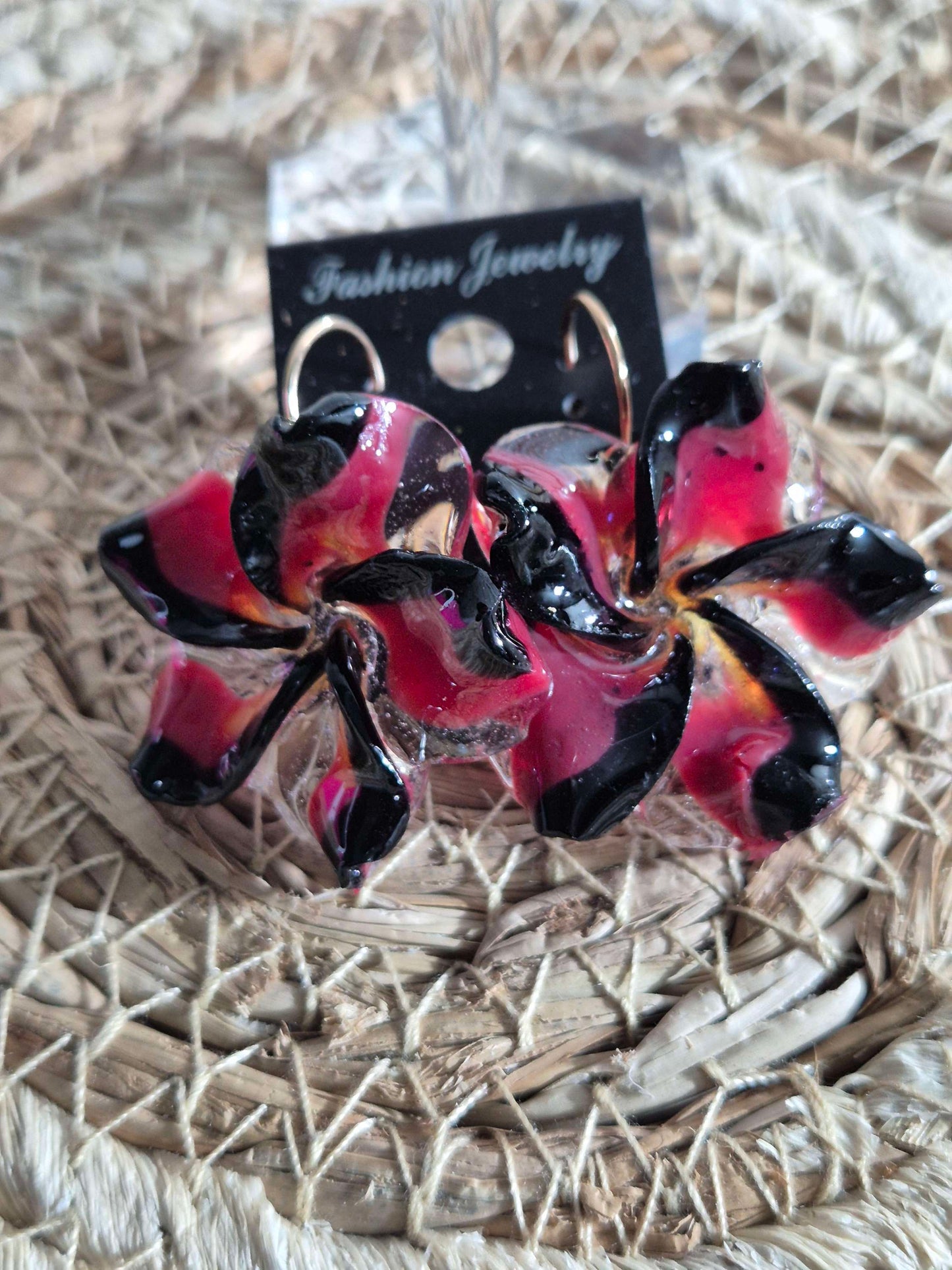 624. Boucles d'oreilles :fleurs de tiaré: