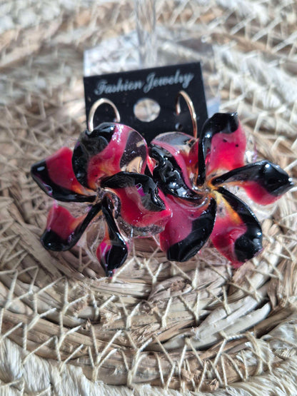 624. Boucles d'oreilles :fleurs de tiaré: