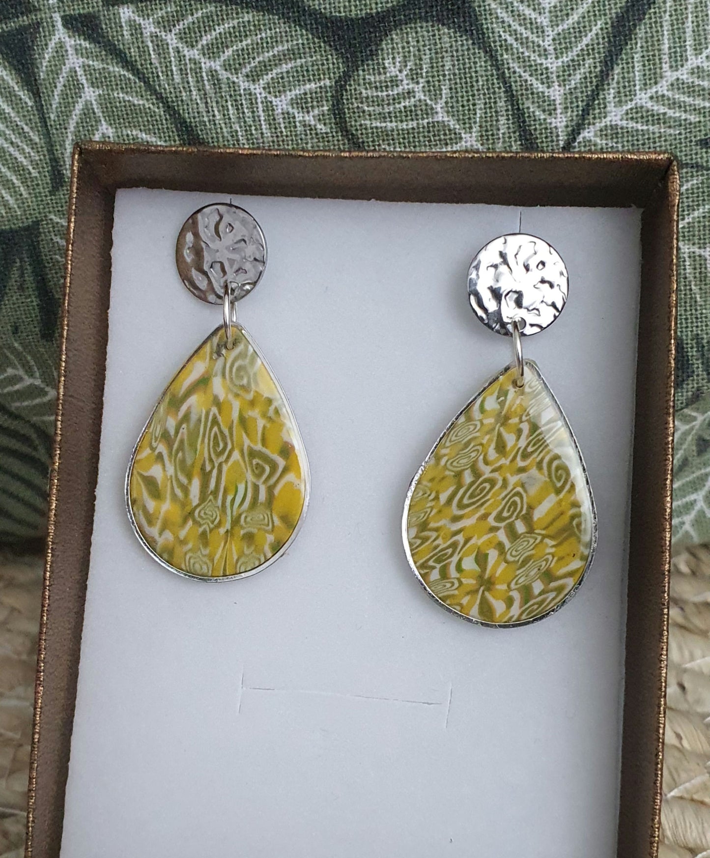 489. Boucles d'oreilles : "Mimosas"