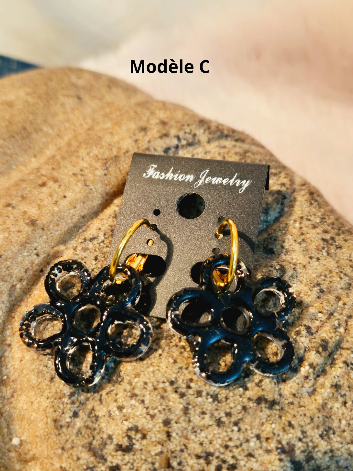 647.Boucles d'oreilles " Les rosaces"