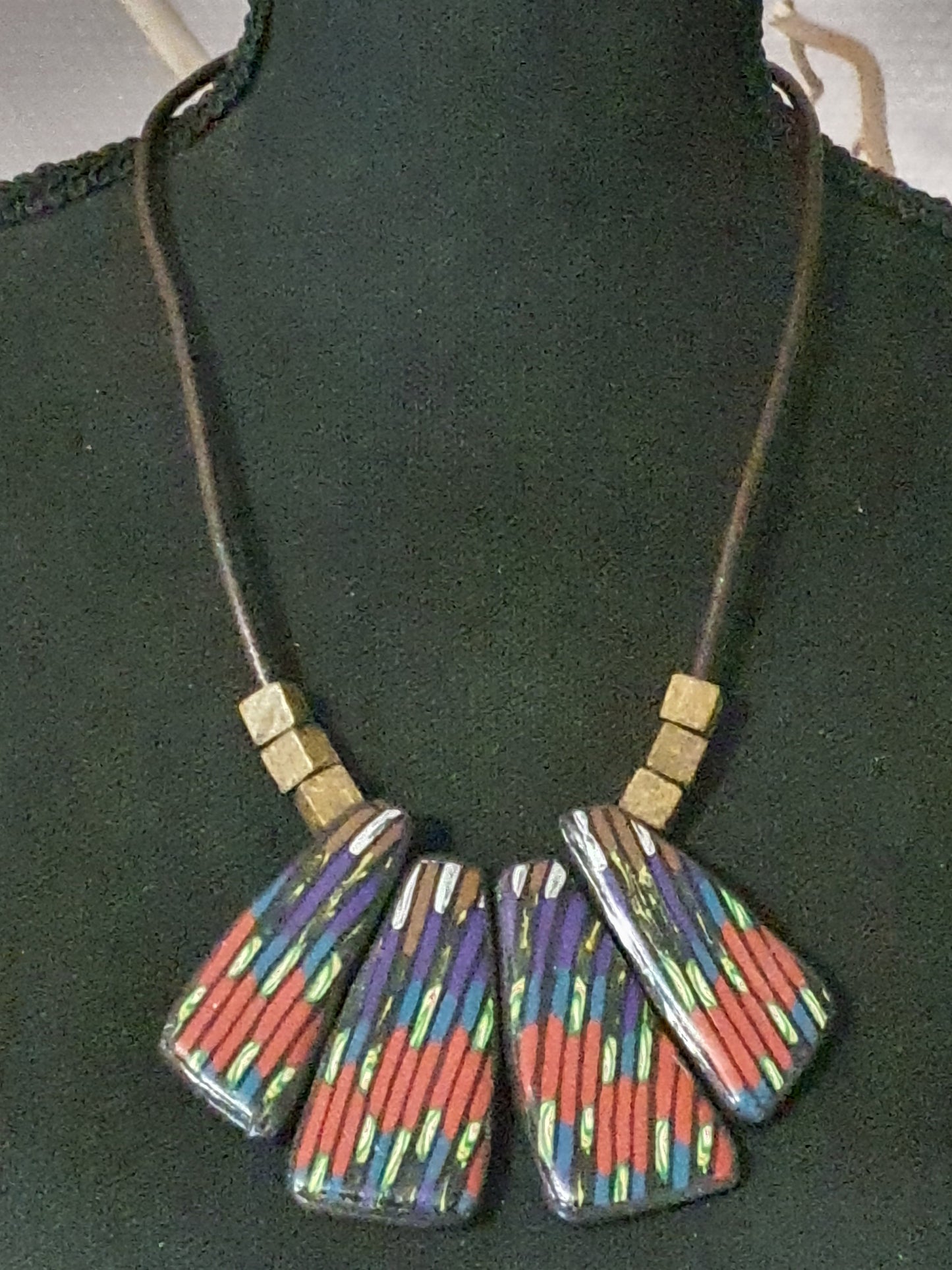 156. Parure "Wax"
