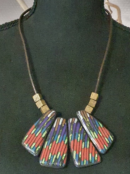 156. Parure "Wax"