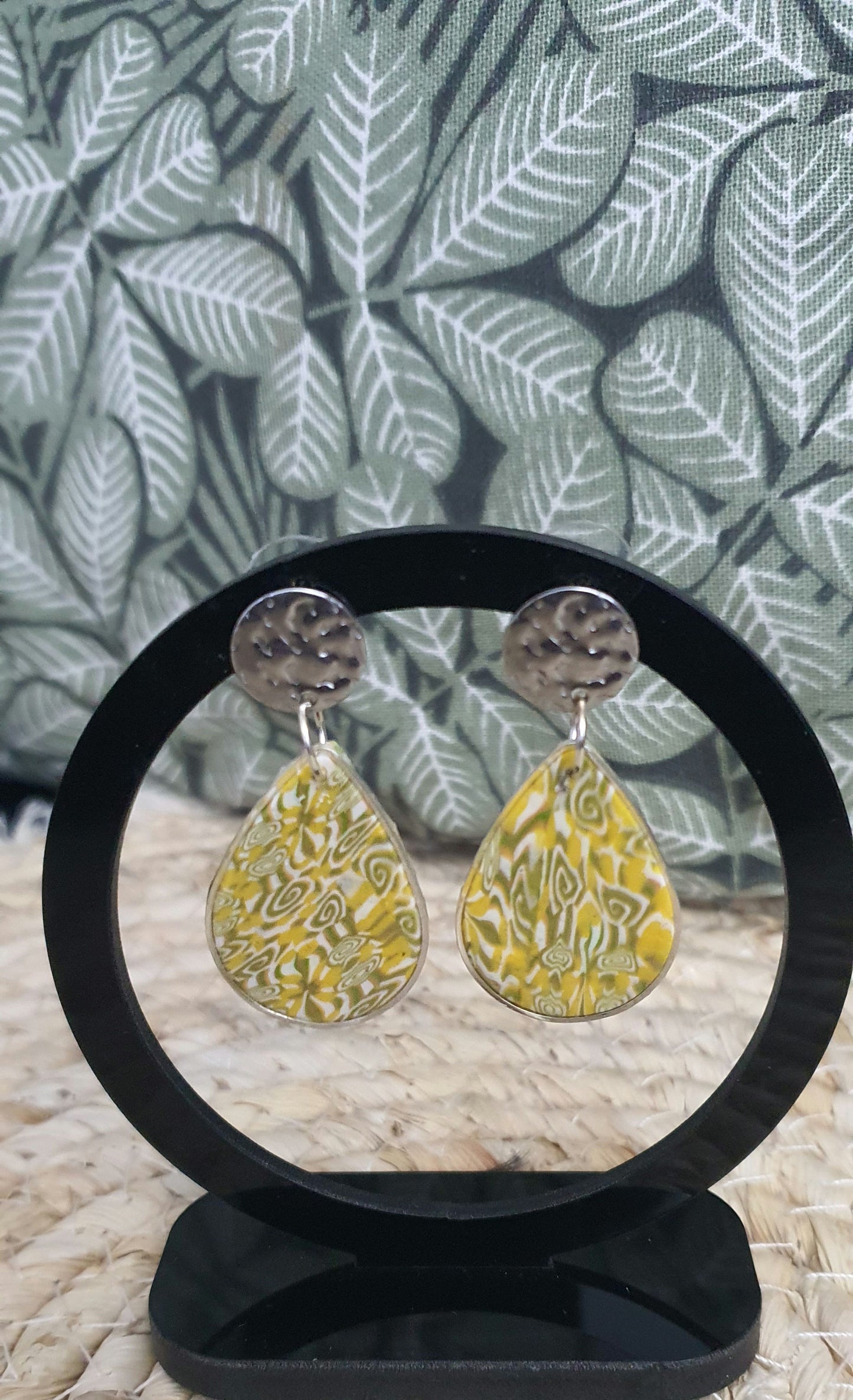 489. Boucles d'oreilles : "Mimosas"