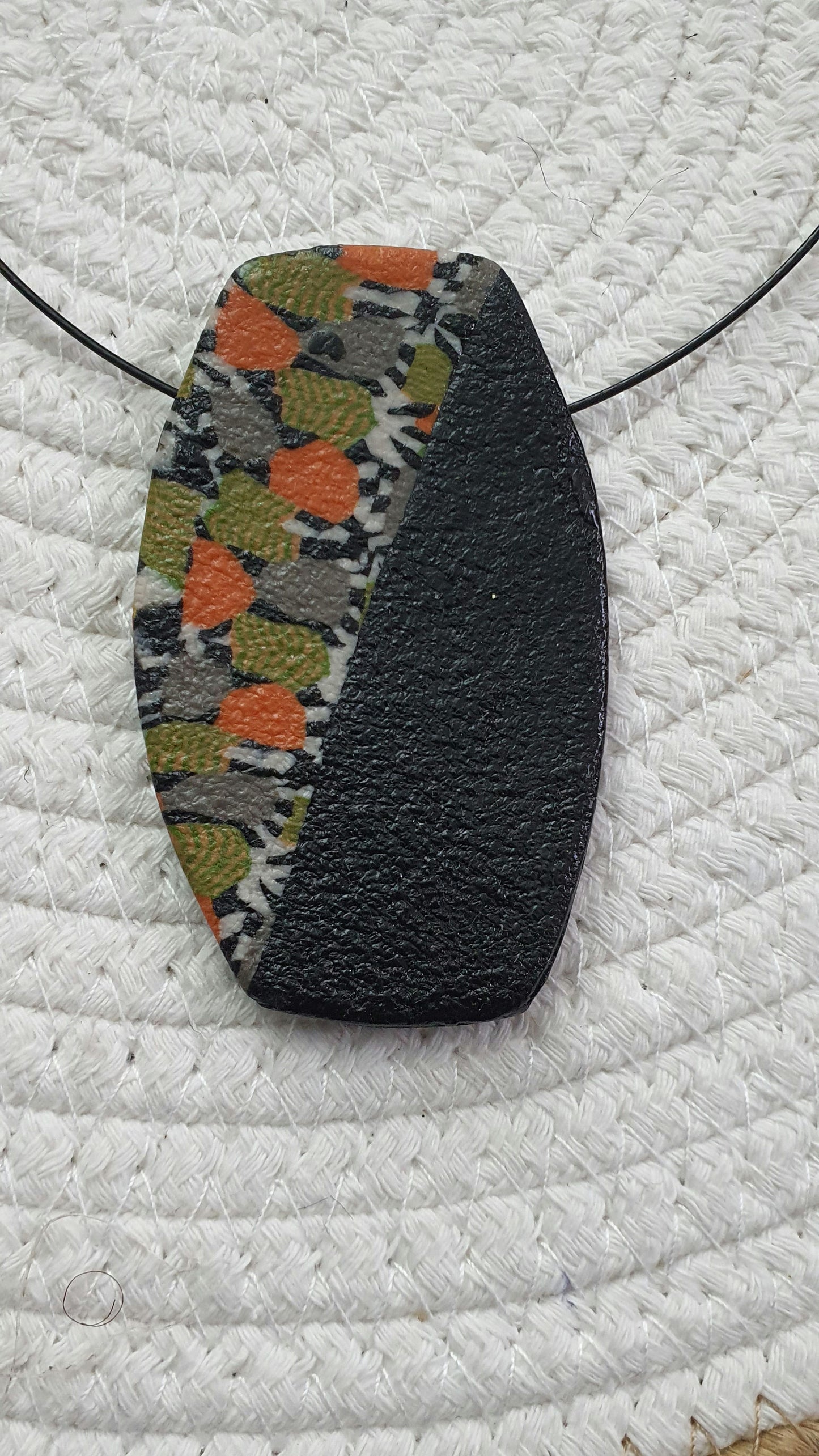 512. Parure" Pétales colorées"