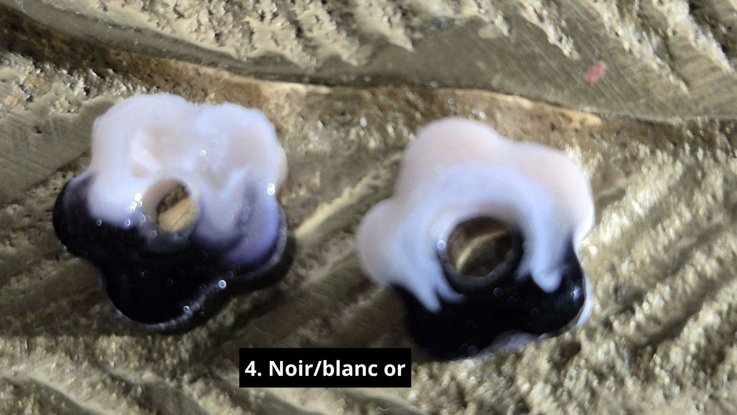 621. Perles de petites fleurs