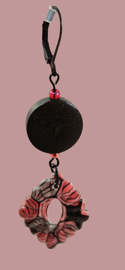 656. Boucles d'oreilles" Rouge et Noir"