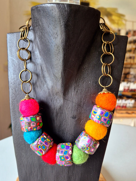 25. Collier" Boules de glace"