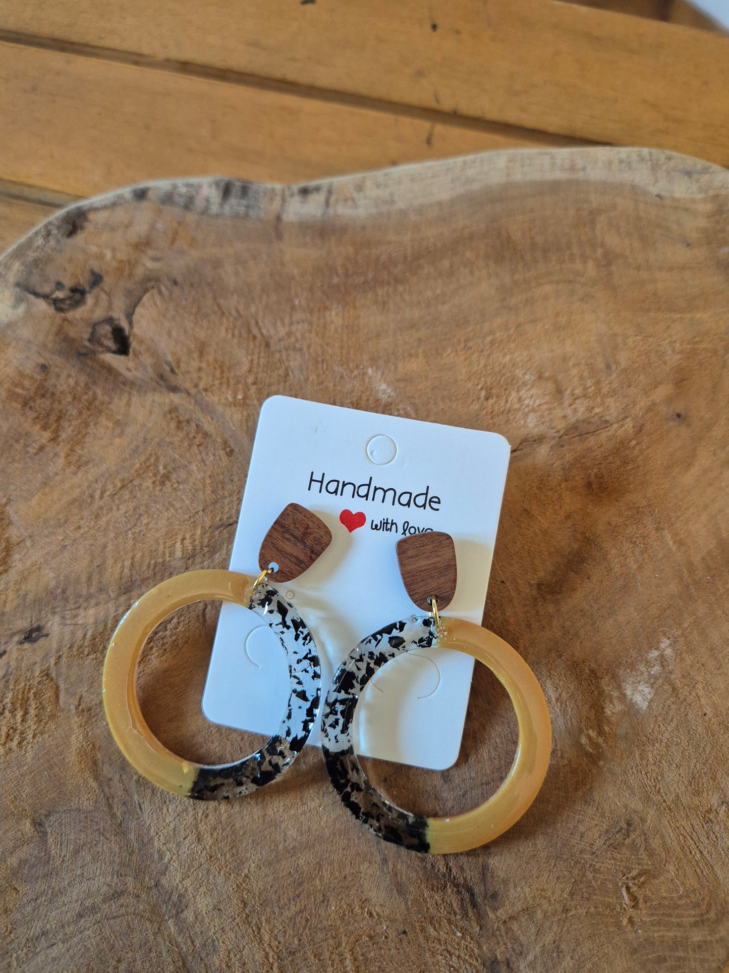 710." Couleur moutarde"