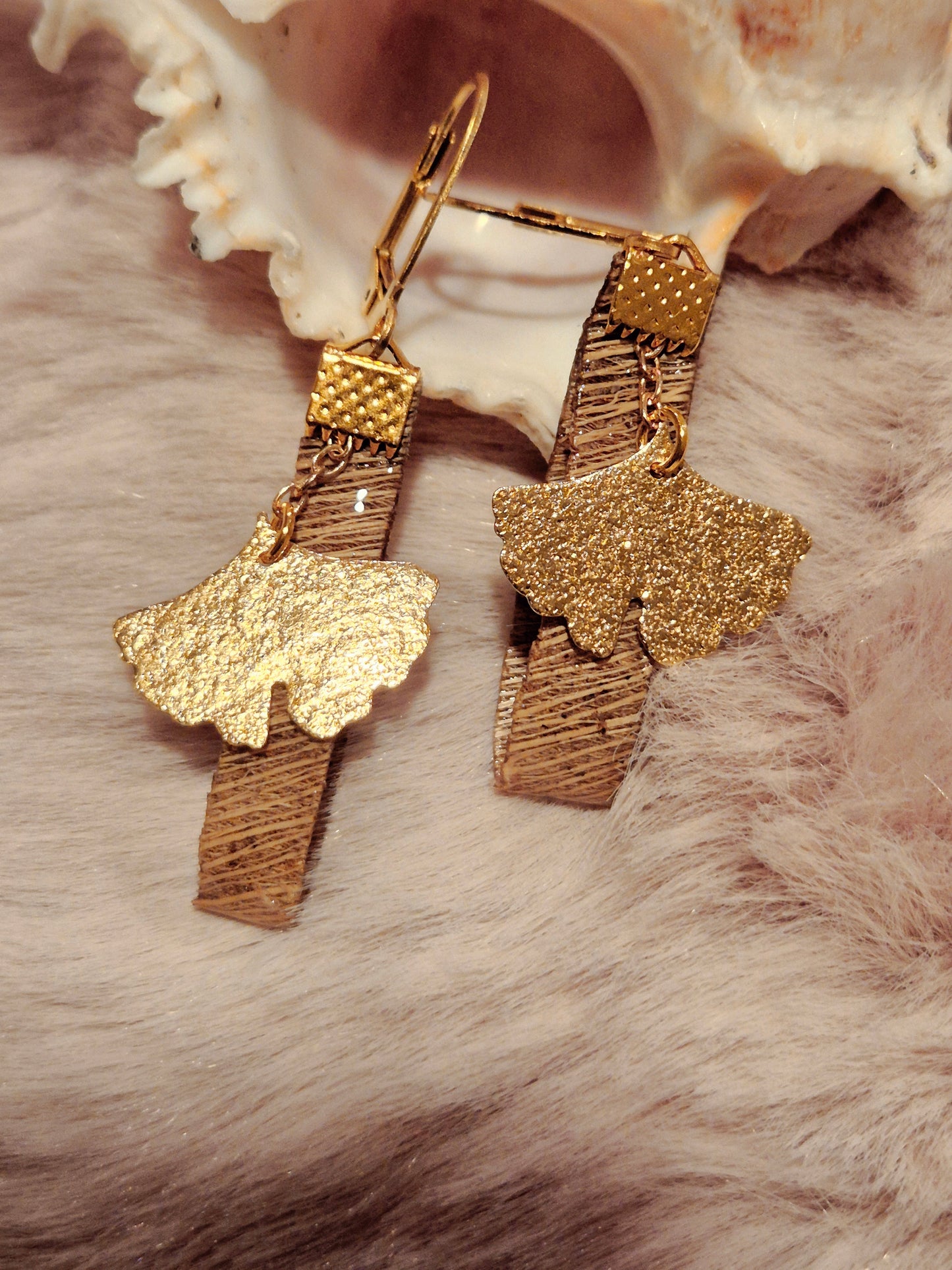 676. " Les cocotiers "