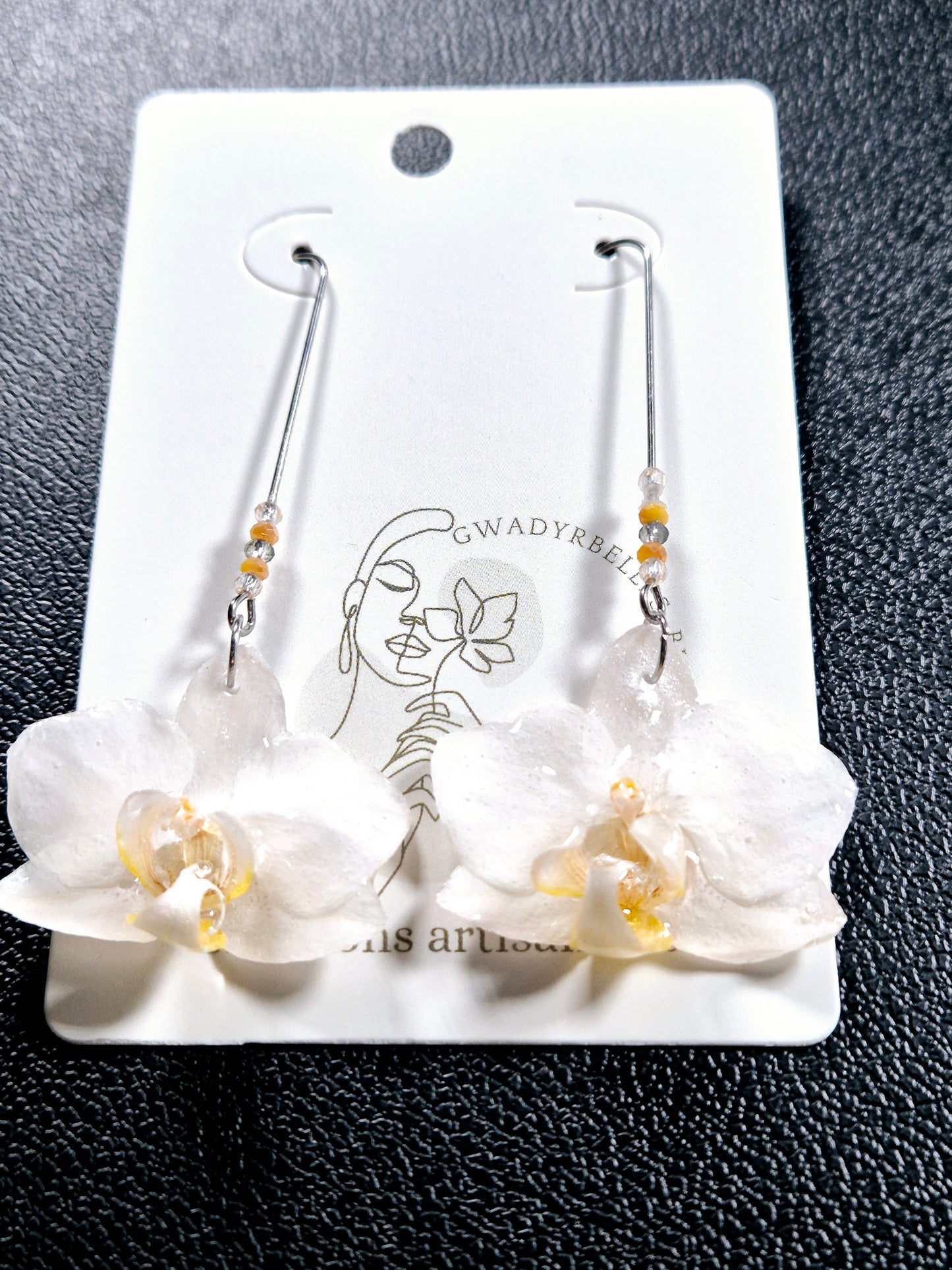 730. Boucles d'oreilles " Les Orchidées blanches"